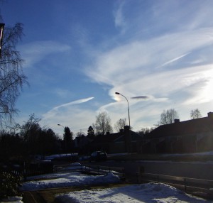 Lite molnstrimmor ikväll.