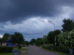 Åskmolnen drar ihop sig ikväll.